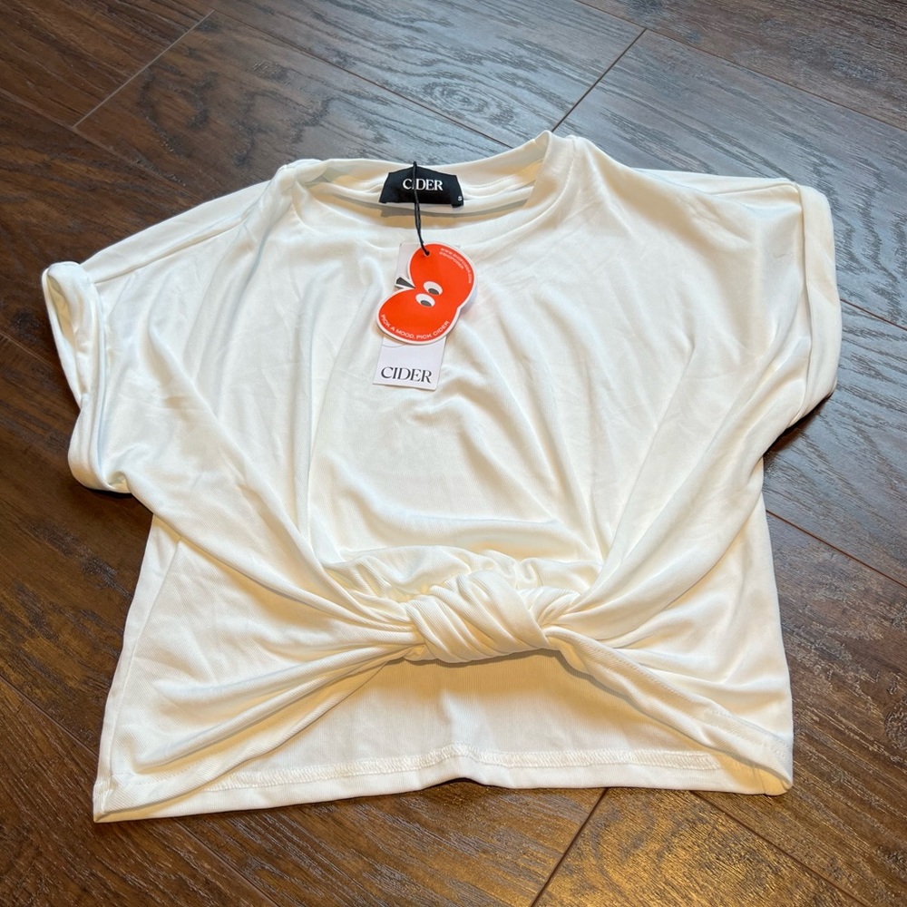 NWT Cider White Short Sleeve Cropped T-Shirt | S